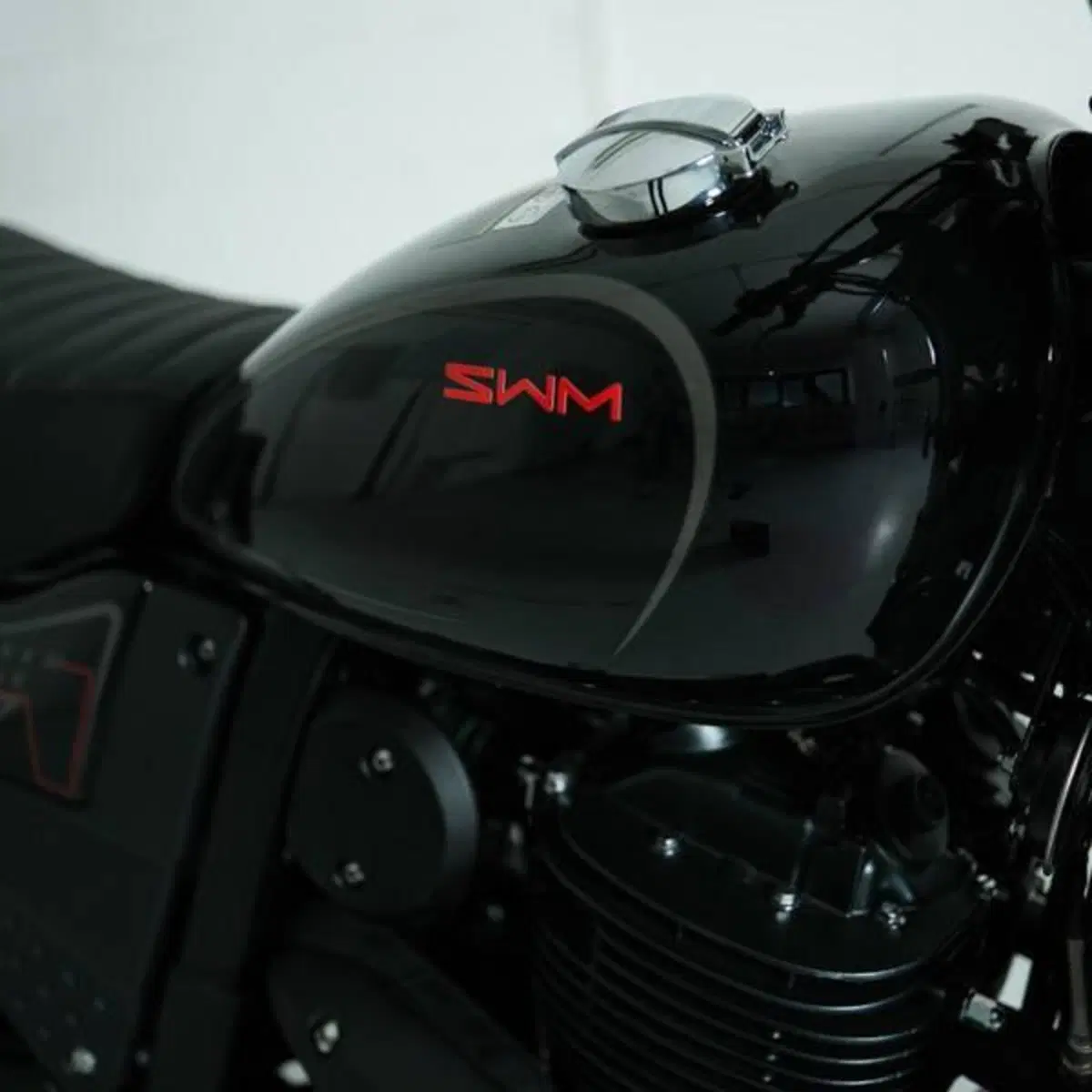 Swm Silver Vase 650 (2025 - 26) (3)