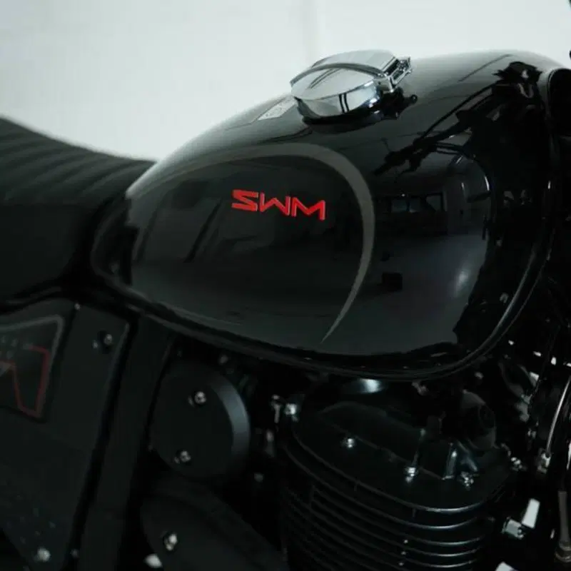 Swm Silver Vase 650 (2025 - 26) (3)