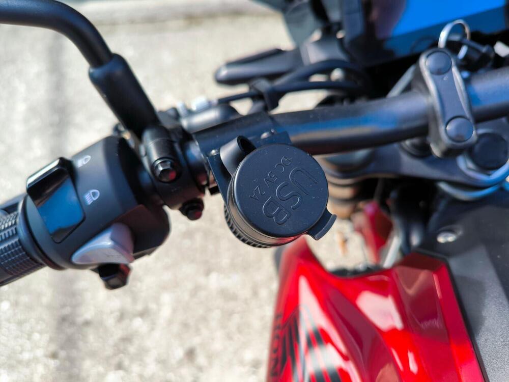 Honda CB 300 R (2022 - 25) (4)