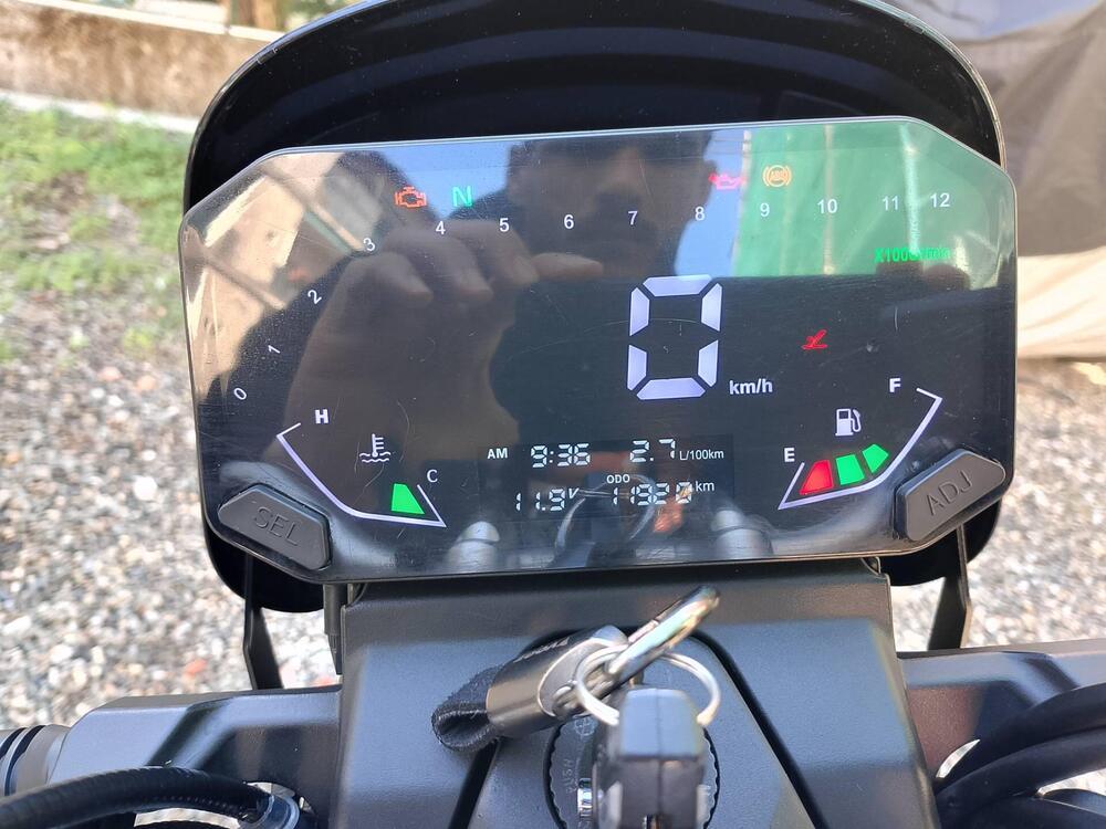 Voge Trofeo 350AC (2022 - 25) (3)