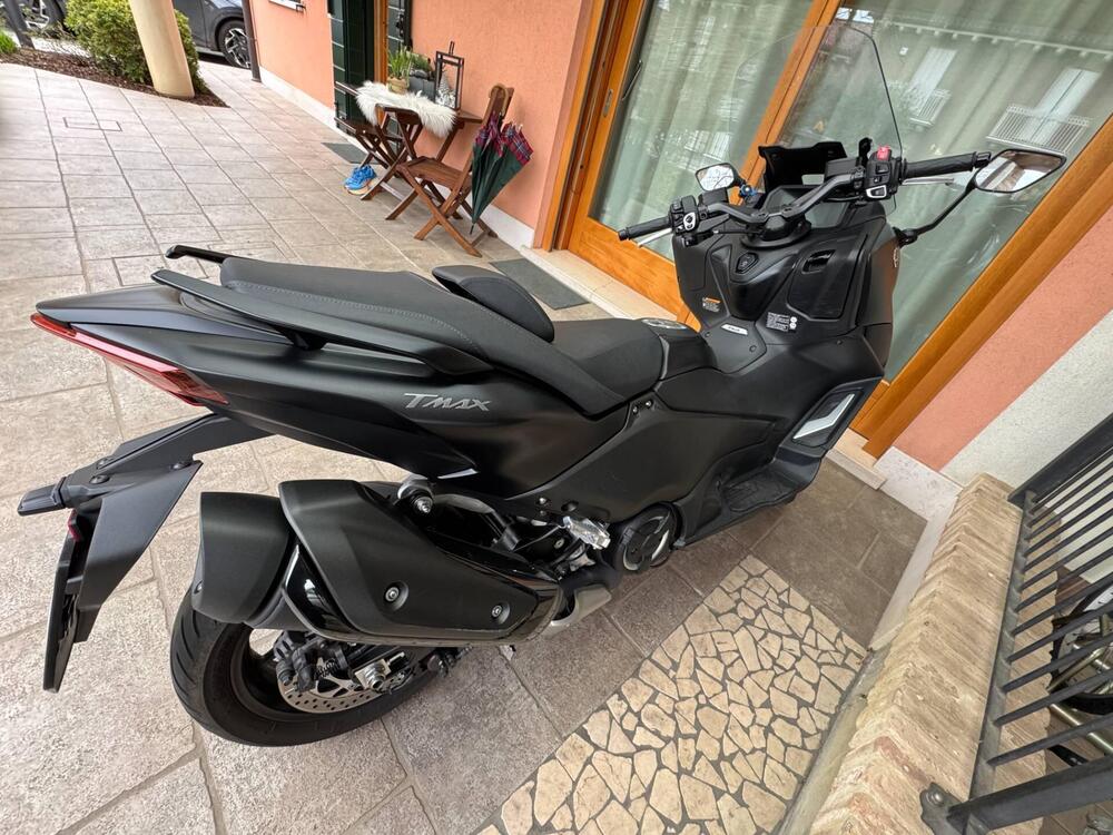 Yamaha T-Max 560 (2022 - 24) (4)