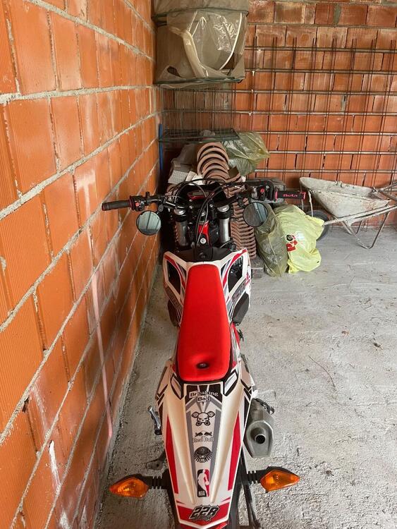 Betamotor RR 125 4T Motard R (2023 - 24) (3)