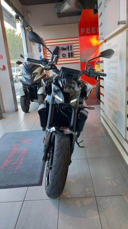 Yamaha MT-09 Y-AMT (2024 - 25) (4)