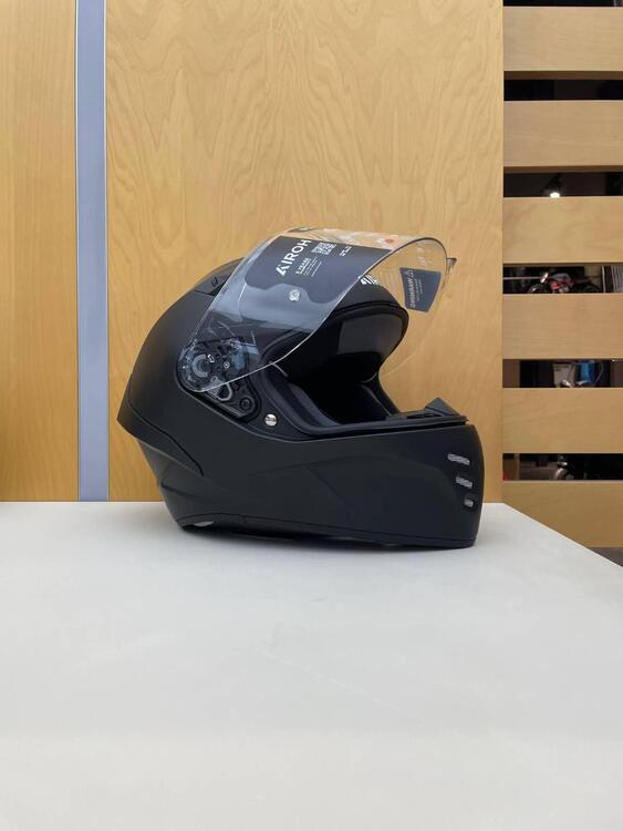 CONNOR BLACK MATT Airoh (3)