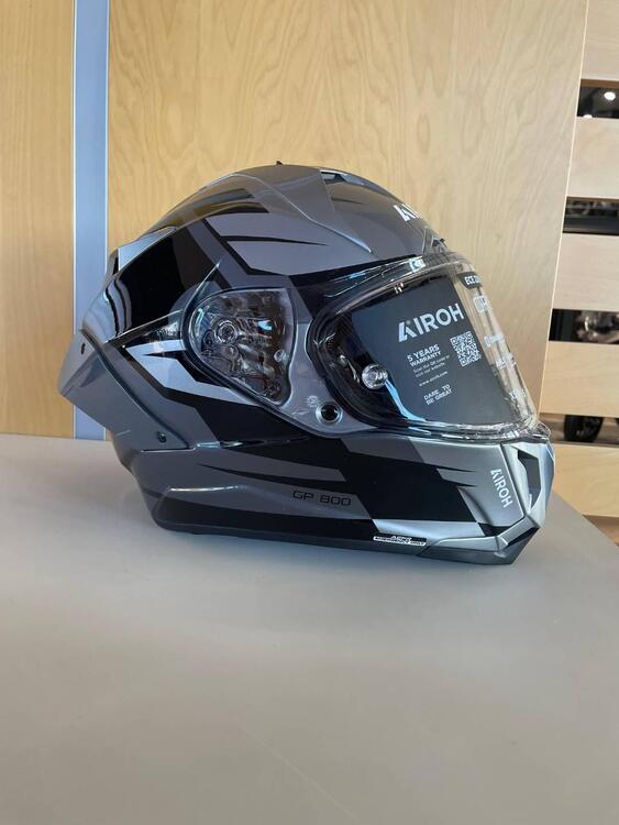 GP 800 MASTER METALLICGLOSS Airoh (2)