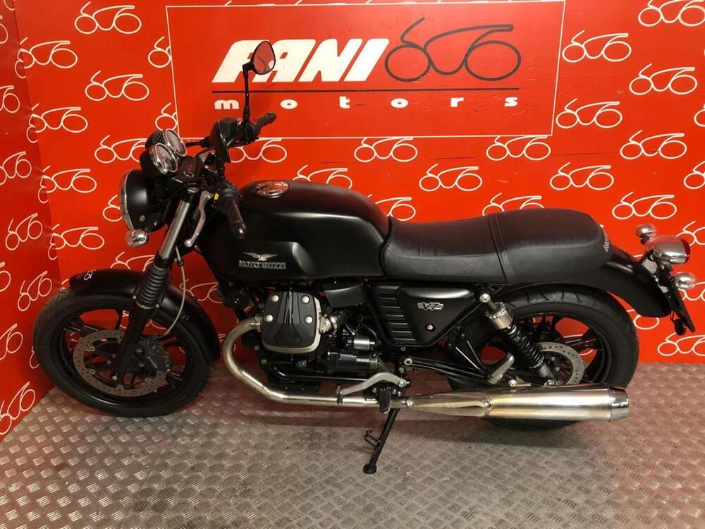 Moto Guzzi V7 II Stone (2015 - 17) (3)