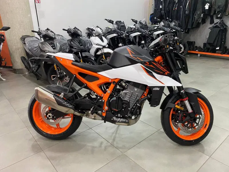 KTM 990 Duke R (2026)