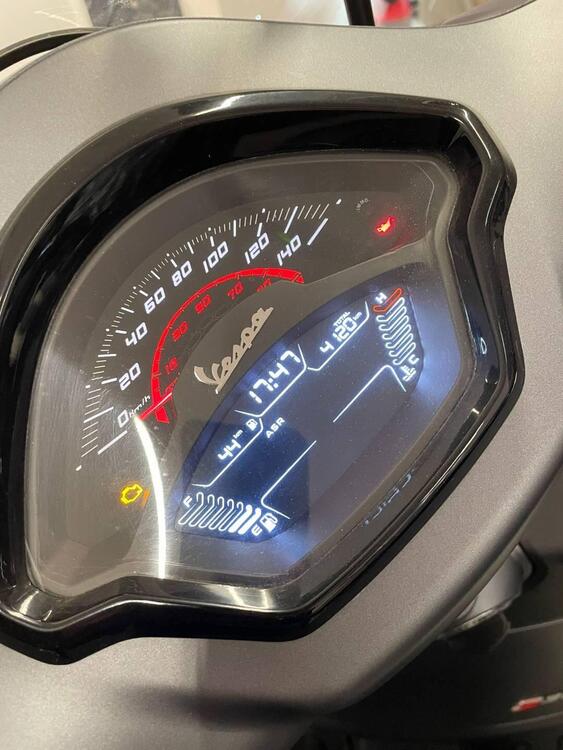 Vespa GTS 300 (2023 - 24) (2)