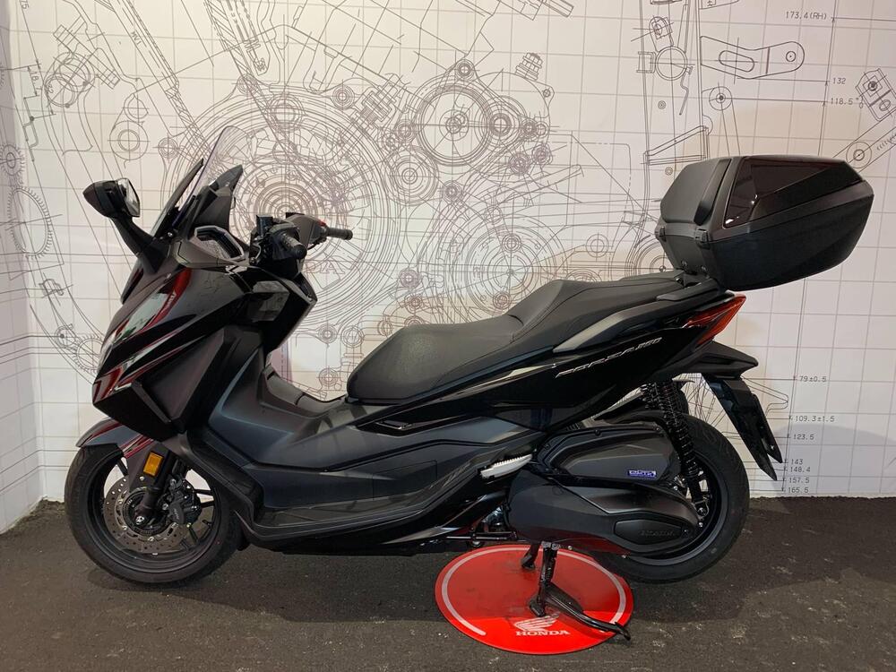 Honda Forza 350 Deluxe (2025) (2)