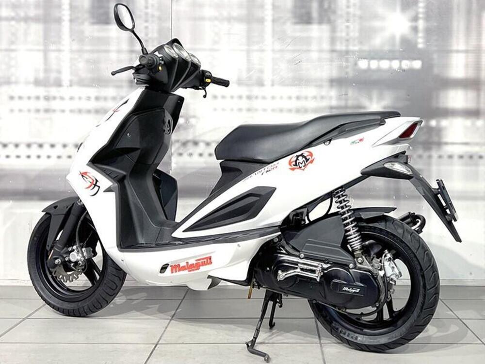 Malaguti F12 Phantom 50 GP (2)