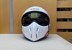 J110 EON GLOSS Airoh