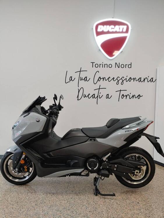 Yamaha T-Max 560 Tech Max (2025) (4)