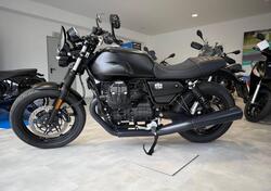 Moto Guzzi V7 Stone (2021 - 24) usata