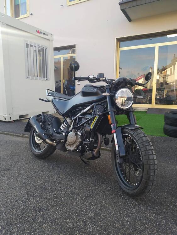 Husqvarna Svartpilen 125 (2024 - 25) (2)