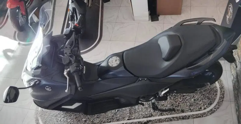 Yamaha T-Max 560 (2022 - 24) (4)
