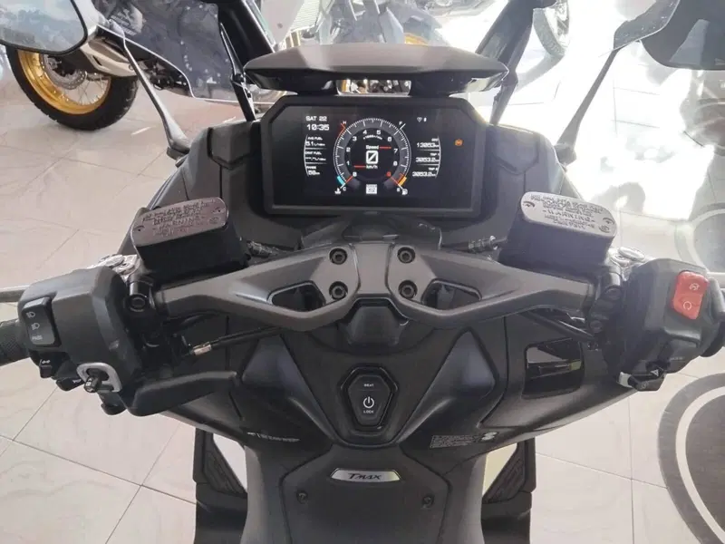 Yamaha T-Max 560 (2022 - 24) (5)