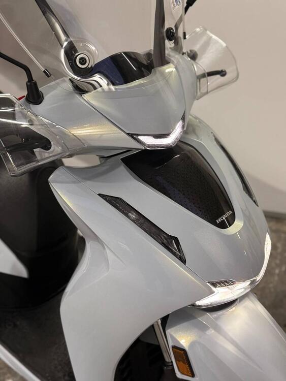 Honda SH 350i GT (2025) (2)