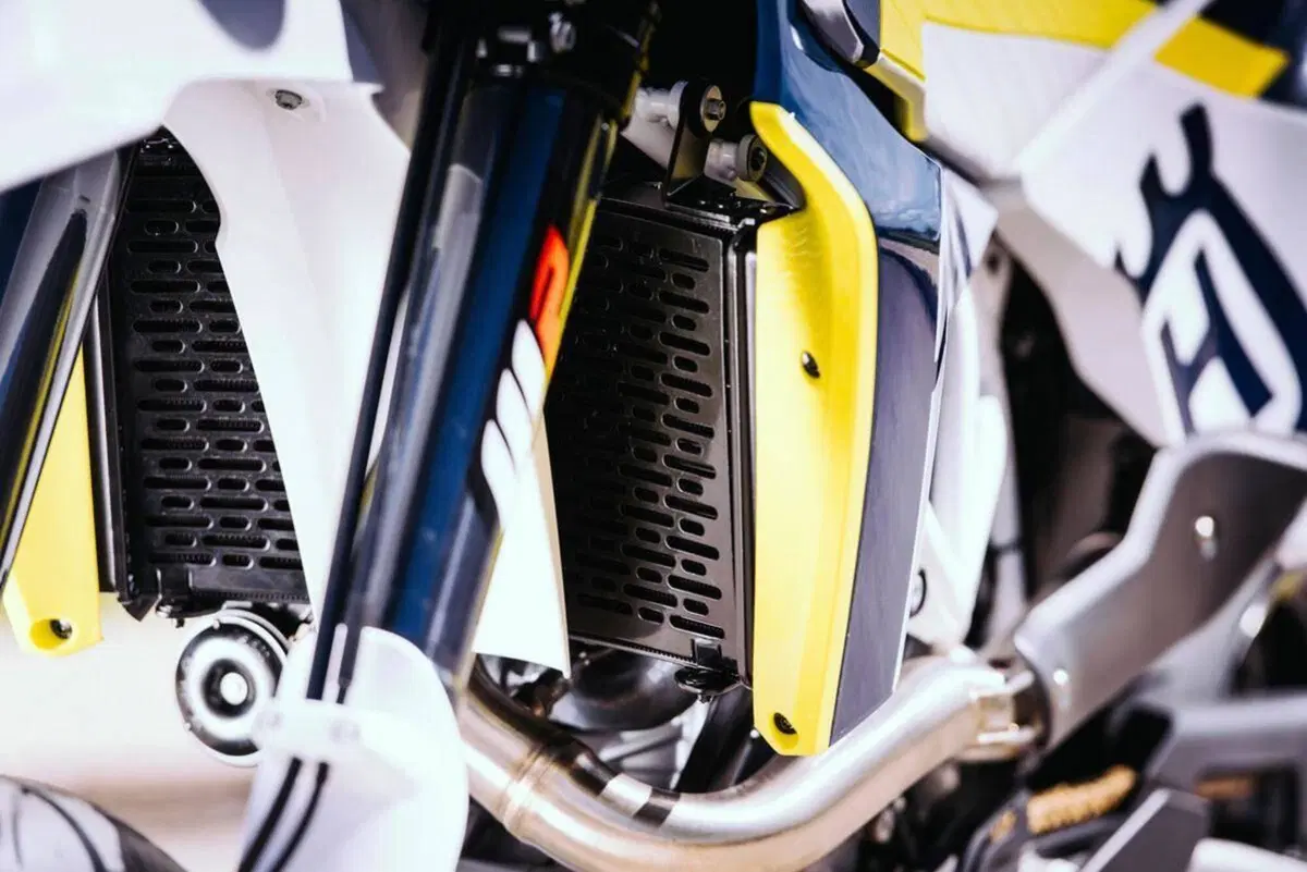 GRIGLIA DI PROTEZIONE DEL RADIATORE Husqvarna (2)