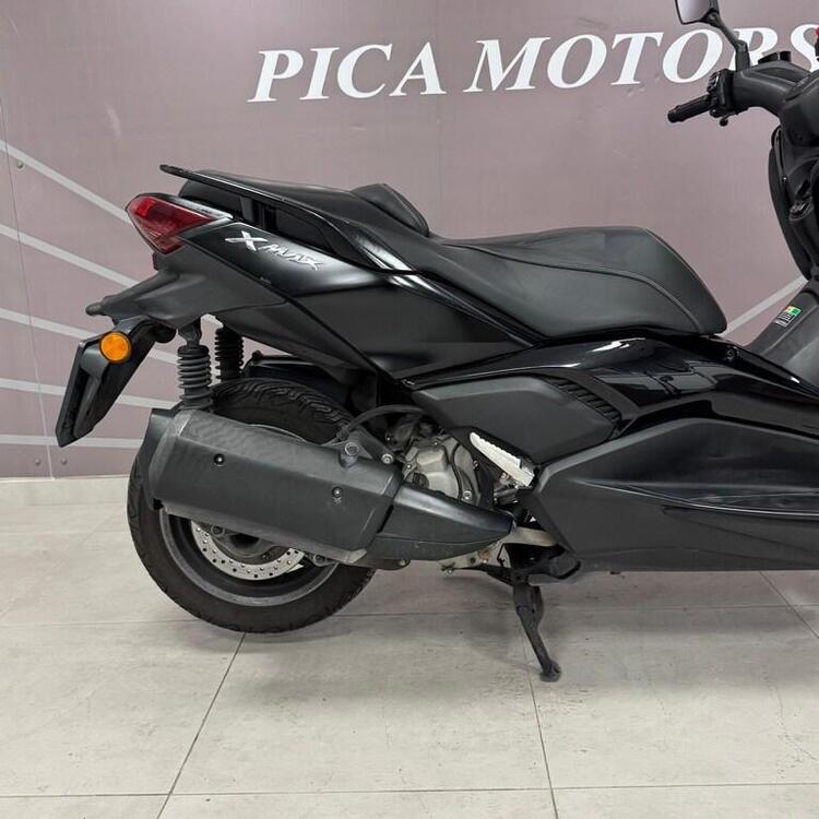 Yamaha X-Max 300 Tech Max (2021 - 24) (2)