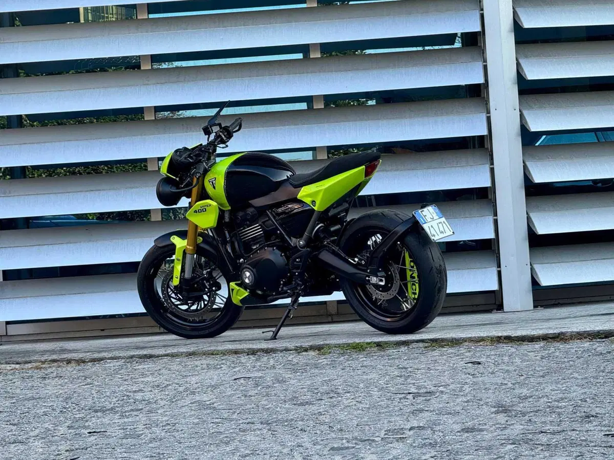 Triumph Italia mette all’asta la Viper 400 per sostenere Save the Children (7)