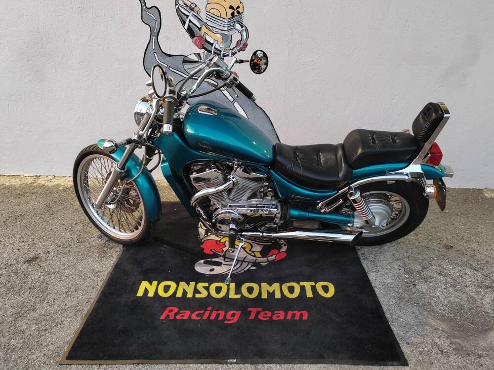 Suzuki VS600GL INTRUDER (3)