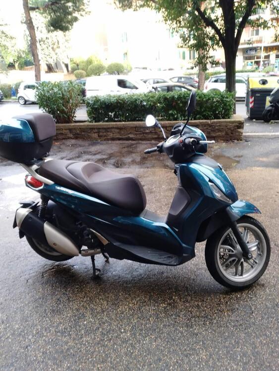 Piaggio Beverly 300 ABS-ASR (2021 - 25) (2)