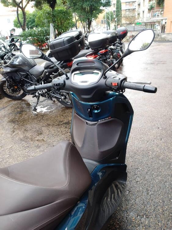 Piaggio Beverly 300 ABS-ASR (2021 - 25) (4)