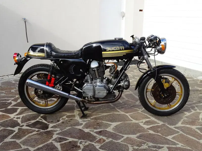 Ducati 900 SS  (3)
