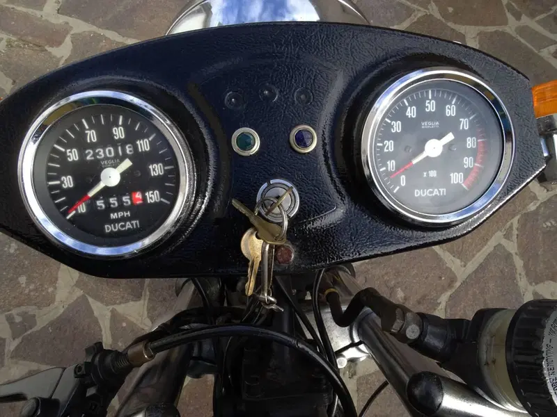 Ducati 900 SS  (6)