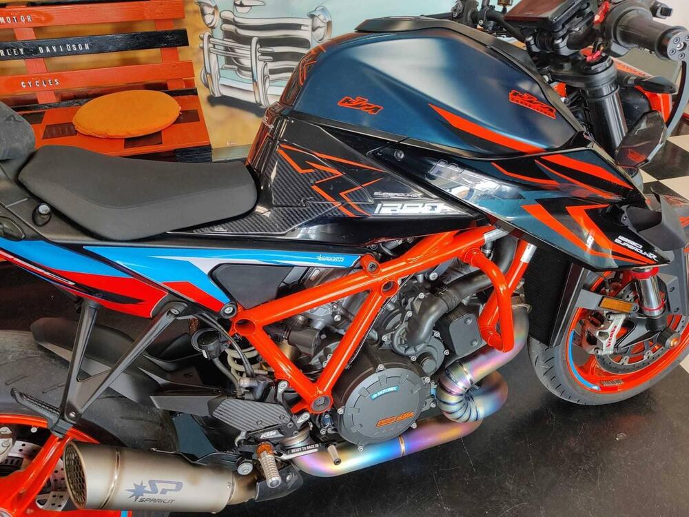 KTM 1290 Super Duke R (2022 - 23) (4)