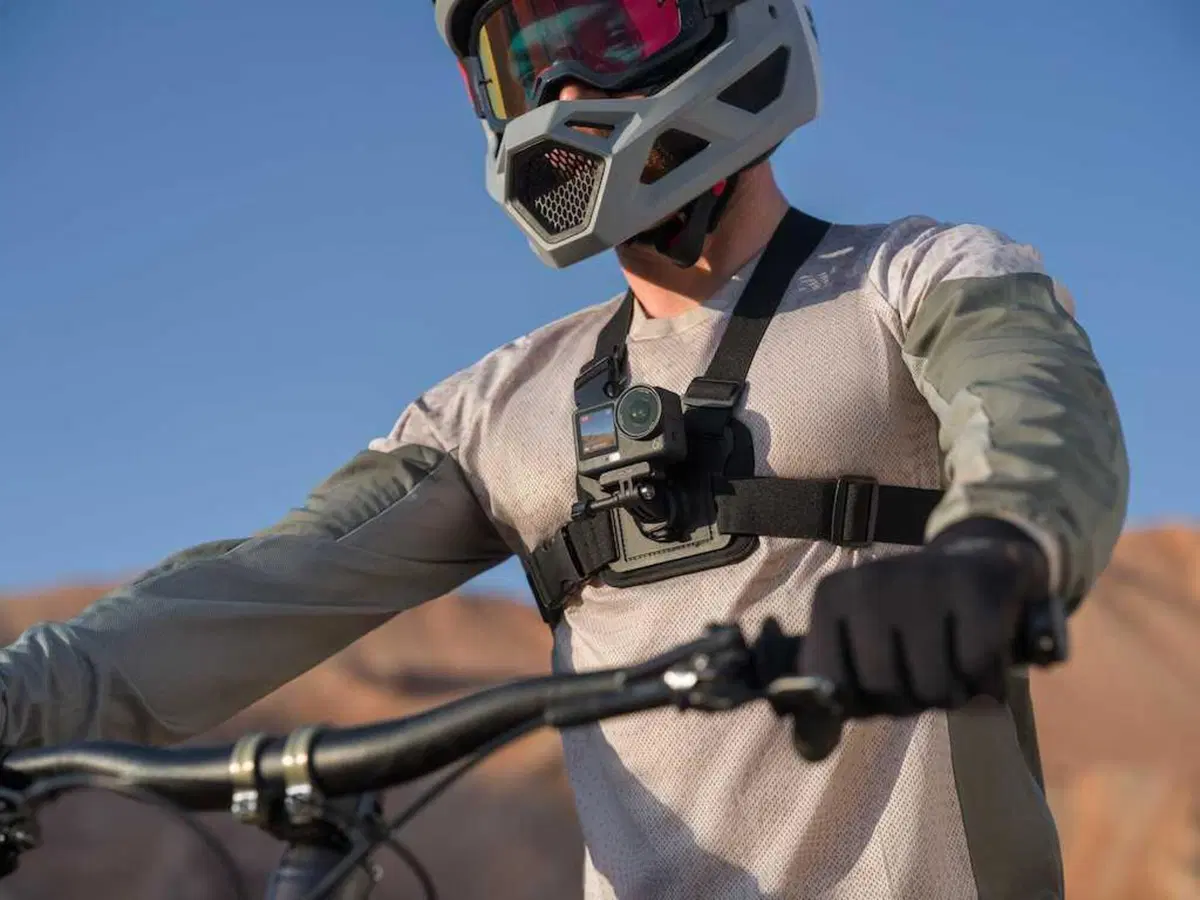 Osmo Action 6, la prima action cam di DJI ad apertura variabile (13)