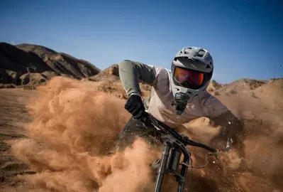 Osmo Action 6, la prima action cam di DJI ad apertura variabile