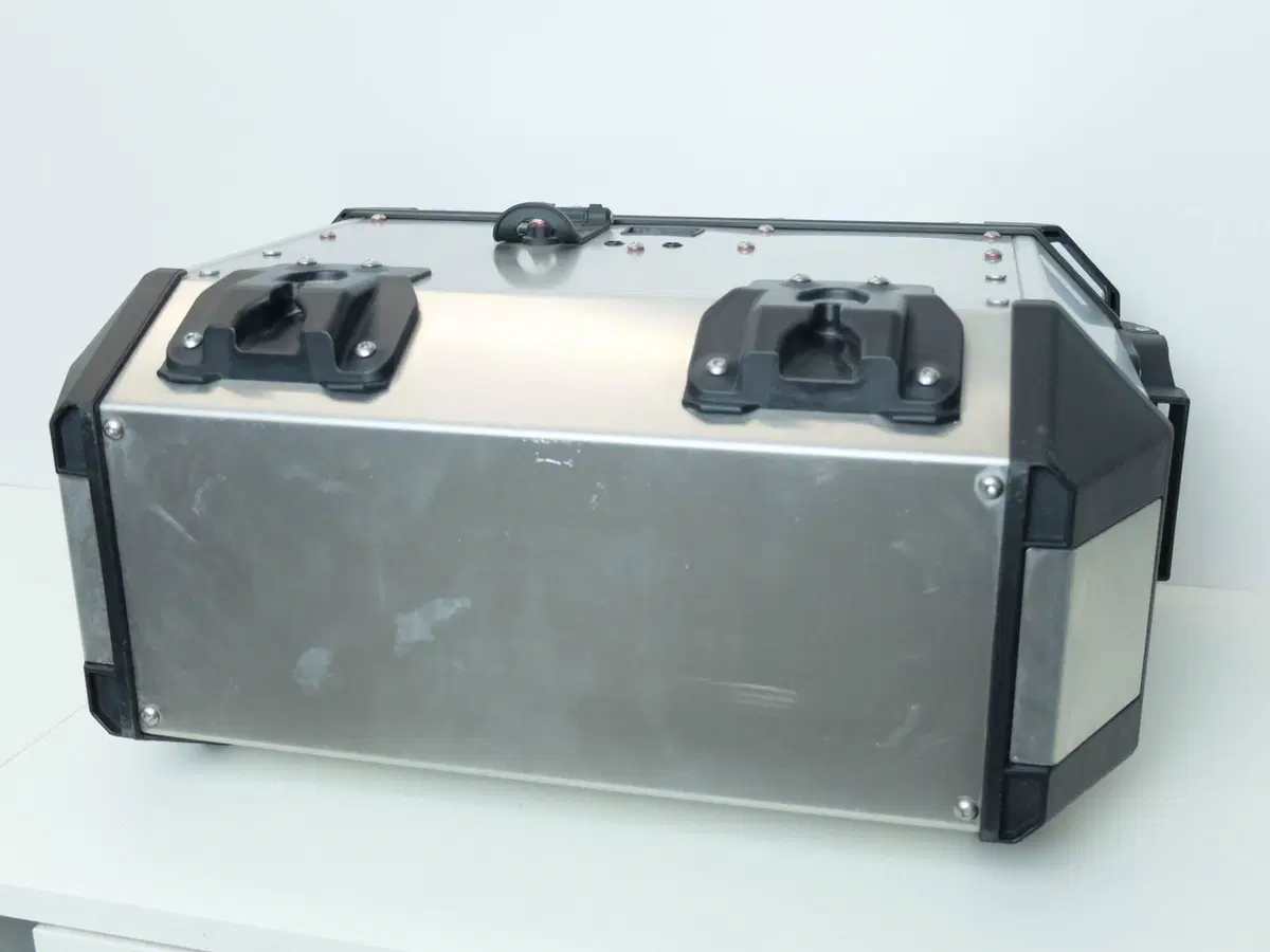Valigia laterale sinistra Givi Trekker Alaska 36 (5)