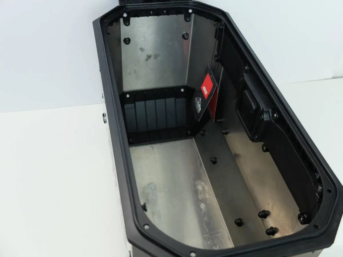 Valigia laterale sinistra Givi Trekker Alaska 36 (7)
