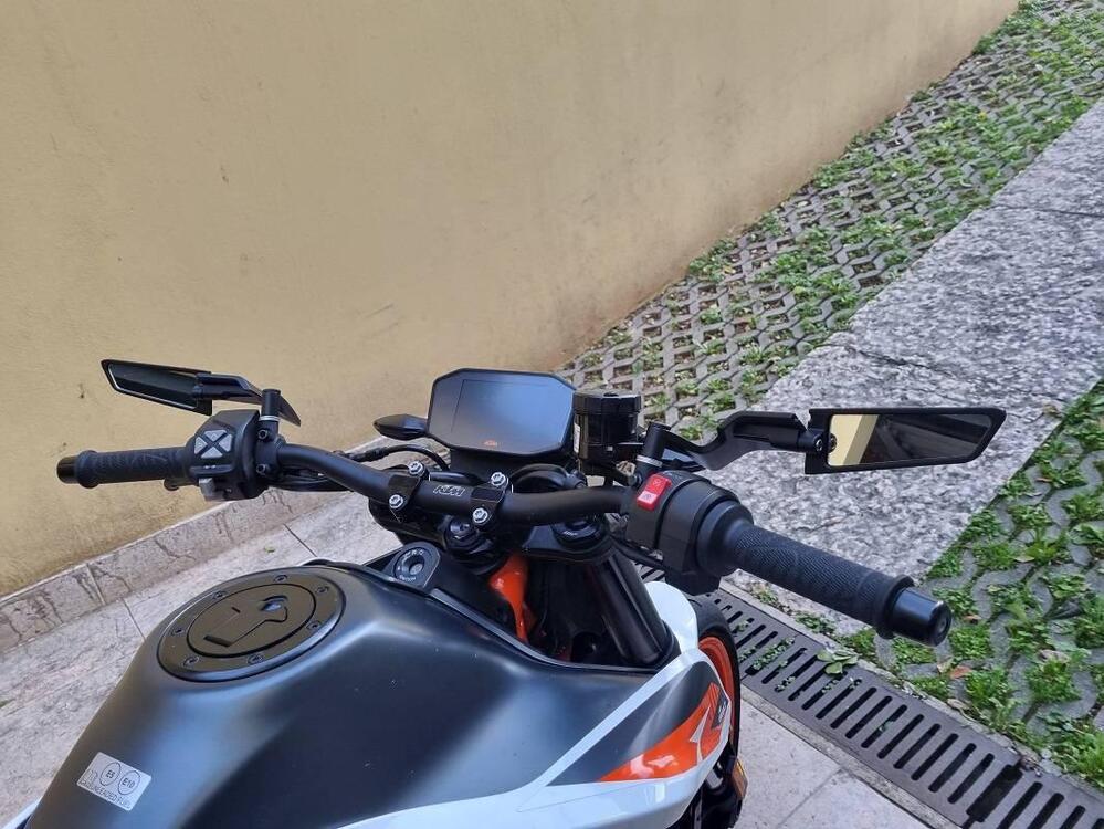 KTM 890 Duke R (2021) (2)