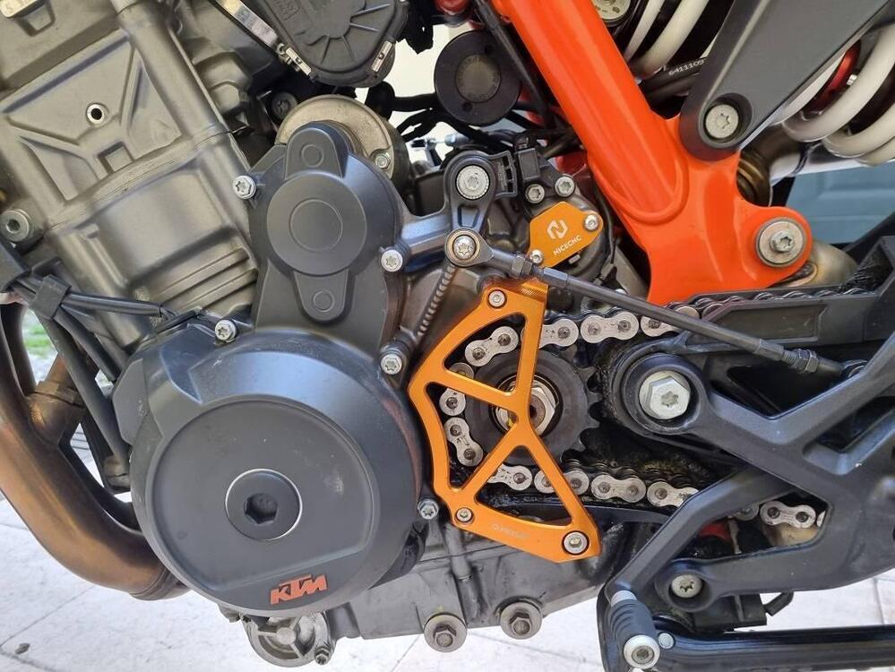 KTM 890 Duke R (2021) (4)