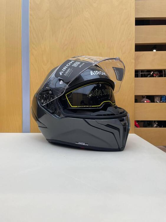 MATRYX ANTRACITE GLOSS Airoh (3)