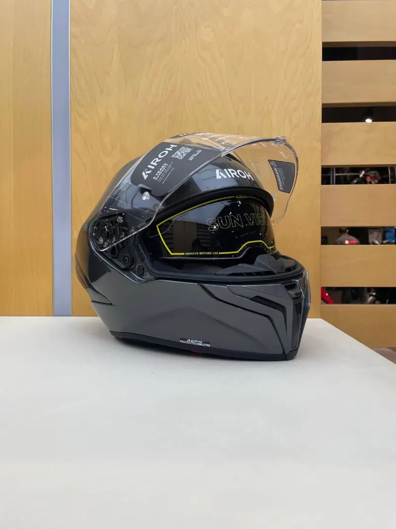 MATRYX ANTRACITE GLOSS Airoh (3)