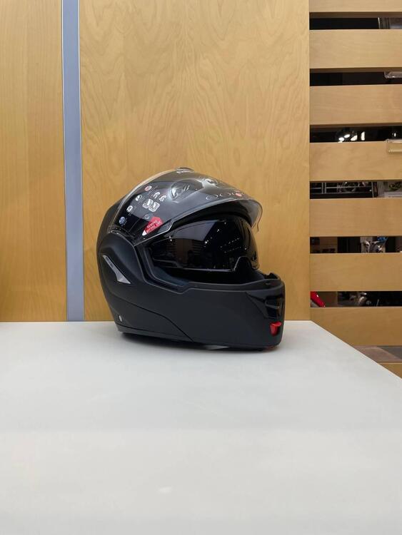 REV19 BLACK MATT Airoh (2)