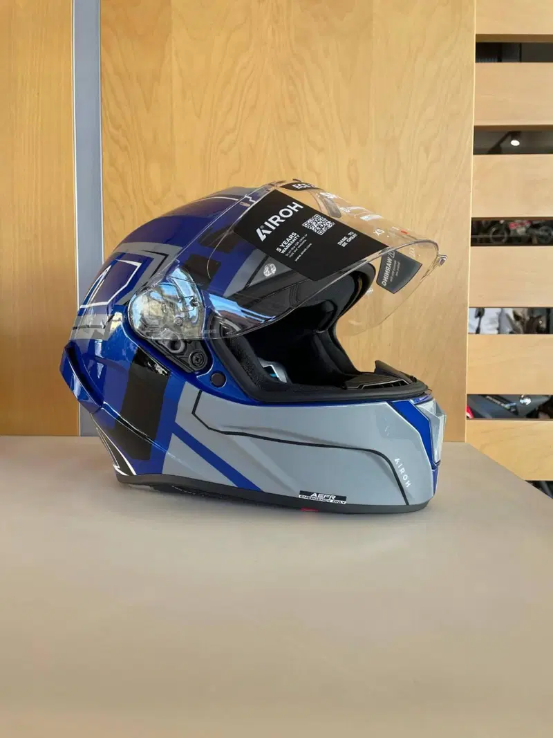 SPARK 2 BLUEGLOSS Airoh (2)