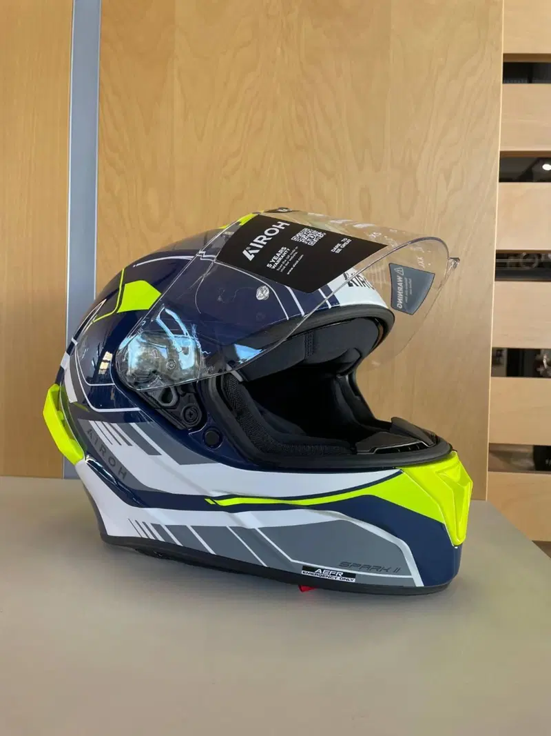 SPARK 2 BLUEYELLOW GLOSS Airoh (3)