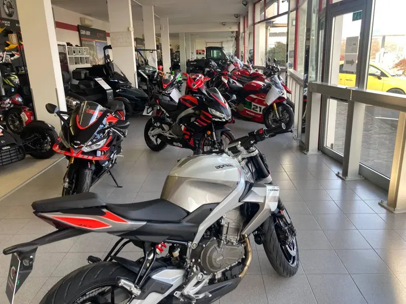 Aprilia Tuono 457 (2025 - 26) (2)