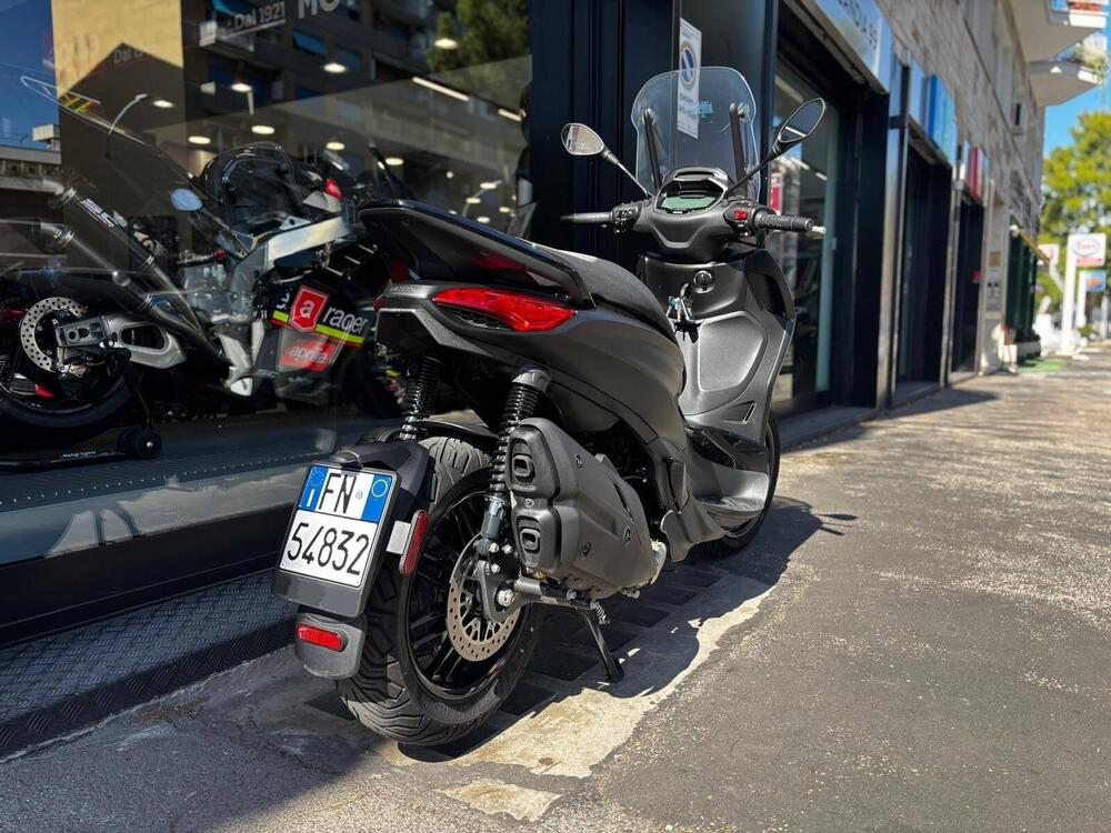 Piaggio Beverly 300 S ABS-ASR (2021 - 25) (2)