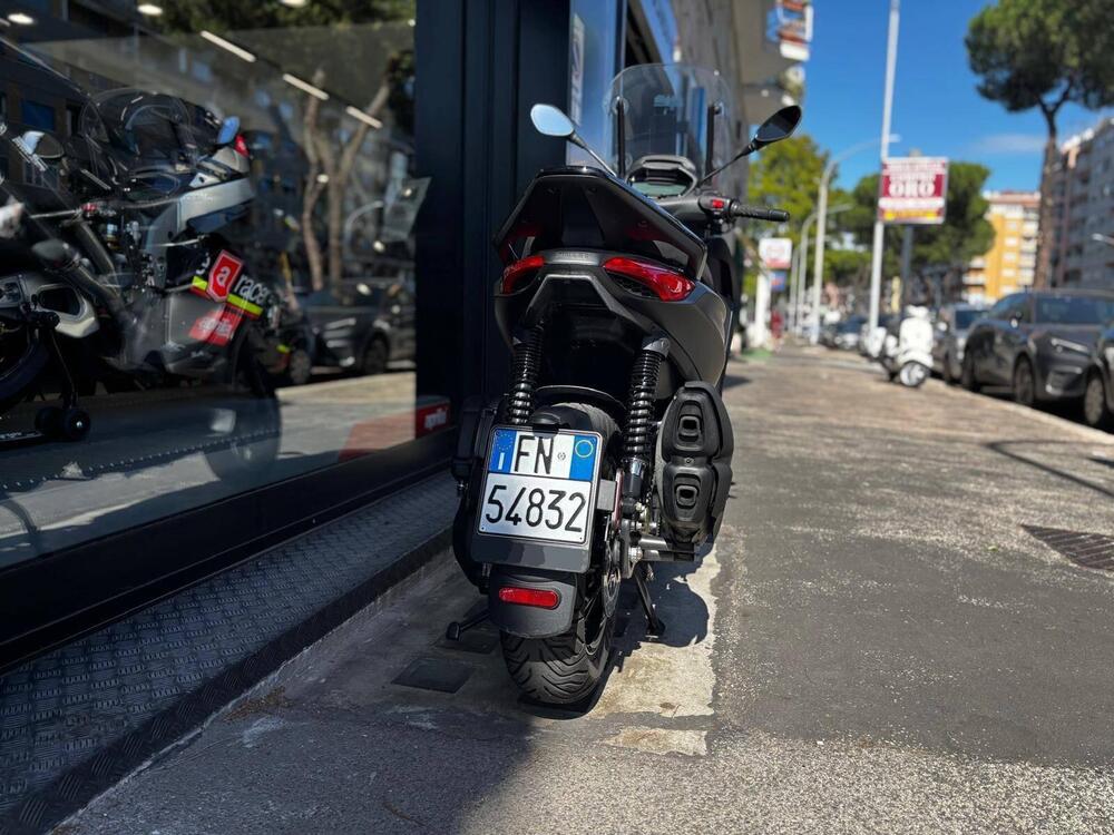 Piaggio Beverly 300 S ABS-ASR (2021 - 25) (4)