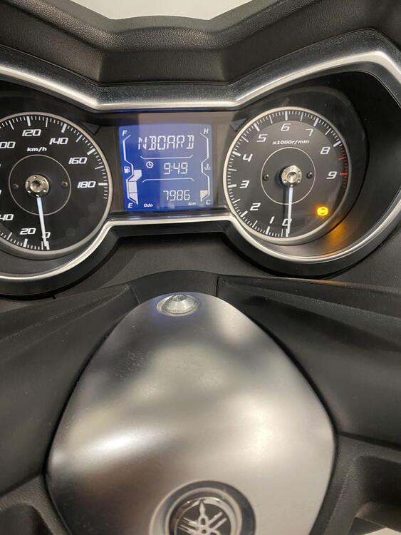 Yamaha X-Max 400 Tech Max (2020) (3)