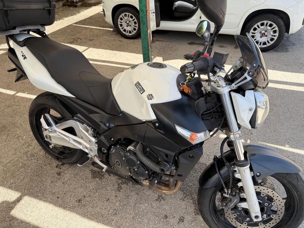 Suzuki GSR 600 (2006 - 11) (2)