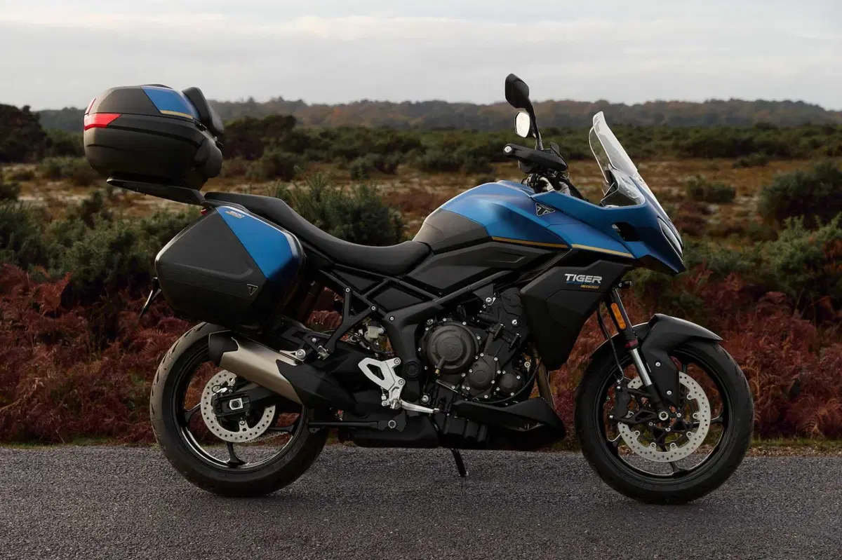 Triumph Sport 800 Tour (3)