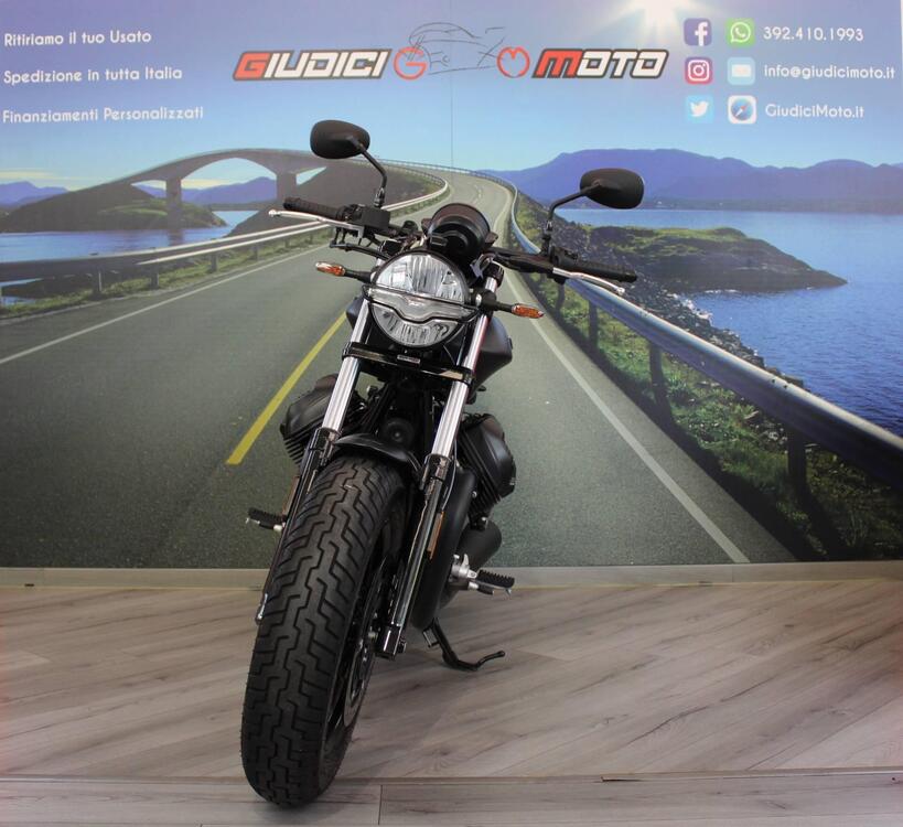 Moto Guzzi V9 Bobber (2021 - 25) (2)