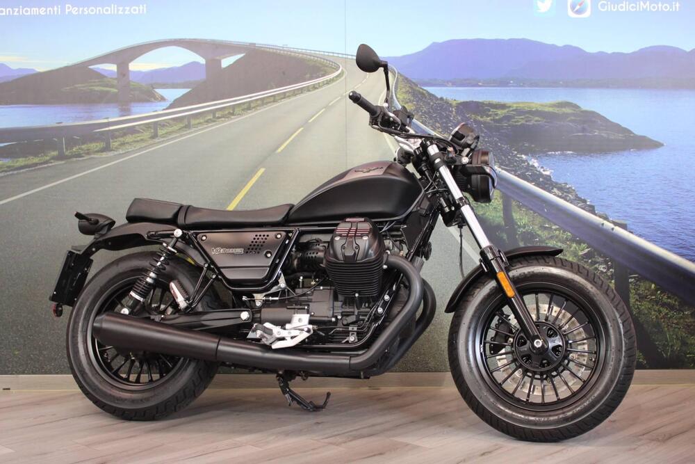 Moto Guzzi V9 Bobber (2021 - 25) (4)