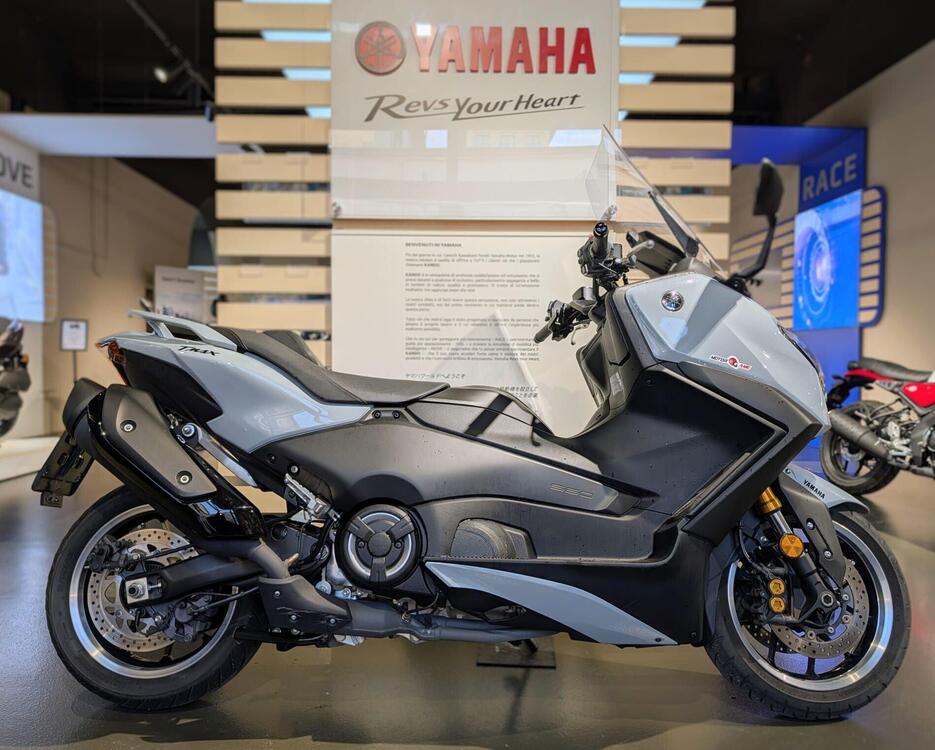 Yamaha T-Max 560 Tech Max (2025)